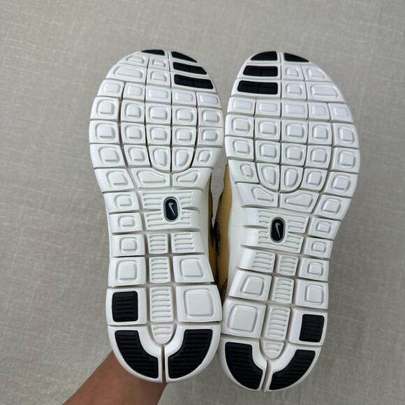 2021 Nike Free Run 2 “Beige" Women 6.5 - Picture 6 of 6